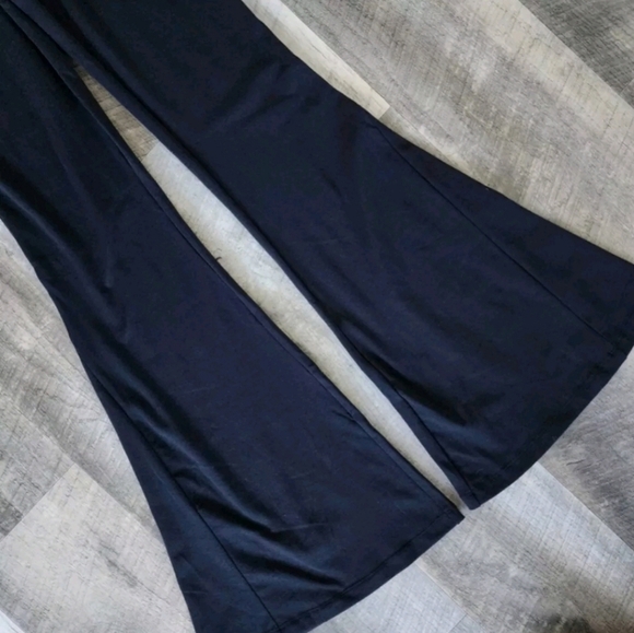 Aerie | Offline OG Super Flare Leggings Foldover Hi-Rise Black Medium Bell - Picture 8 of 12